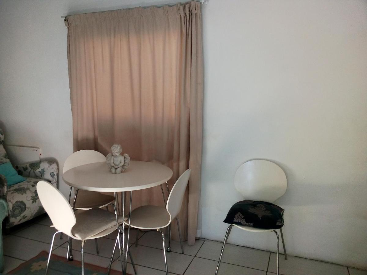 36 Df Strauss Street Apartment Kleinmond Luaran gambar