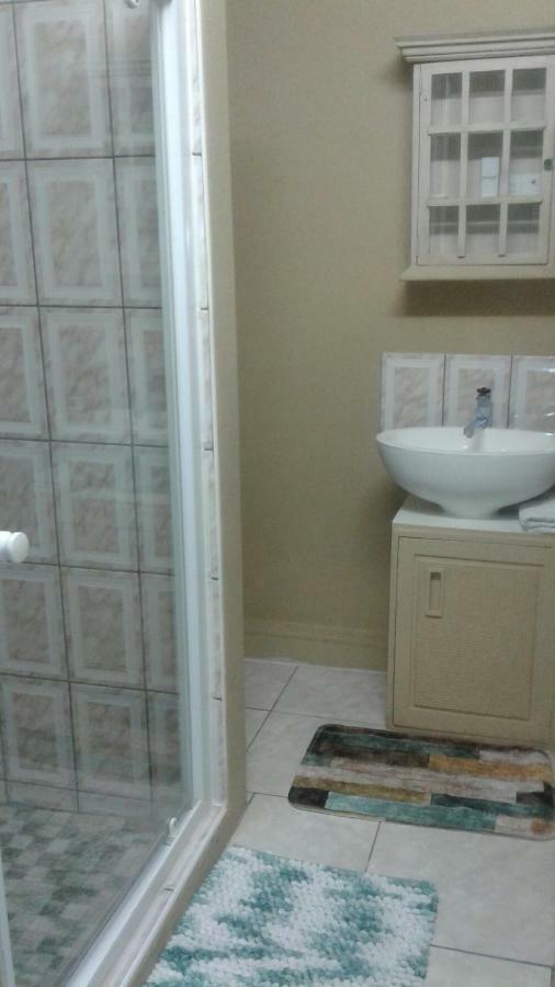 36 Df Strauss Street Apartment Kleinmond Luaran gambar